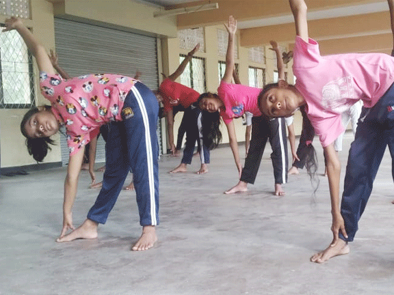 yoga training program hippola